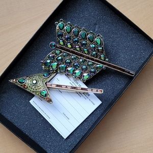Heidi Daus Arrows of Desire Brooch Set